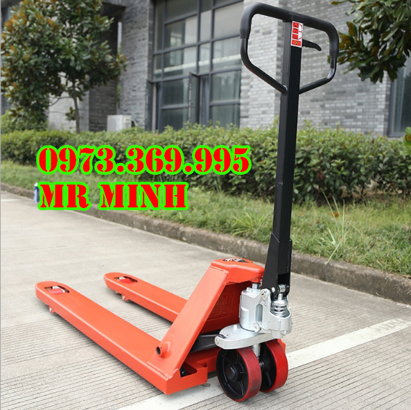 GÍA XE NÂNG TAY THẤP 2.5 TẤN càng hẹp nhập khẩu chính hãng vận chuyển trên toàn quốc 2 xe nâng tay thấp 2.5 tấn