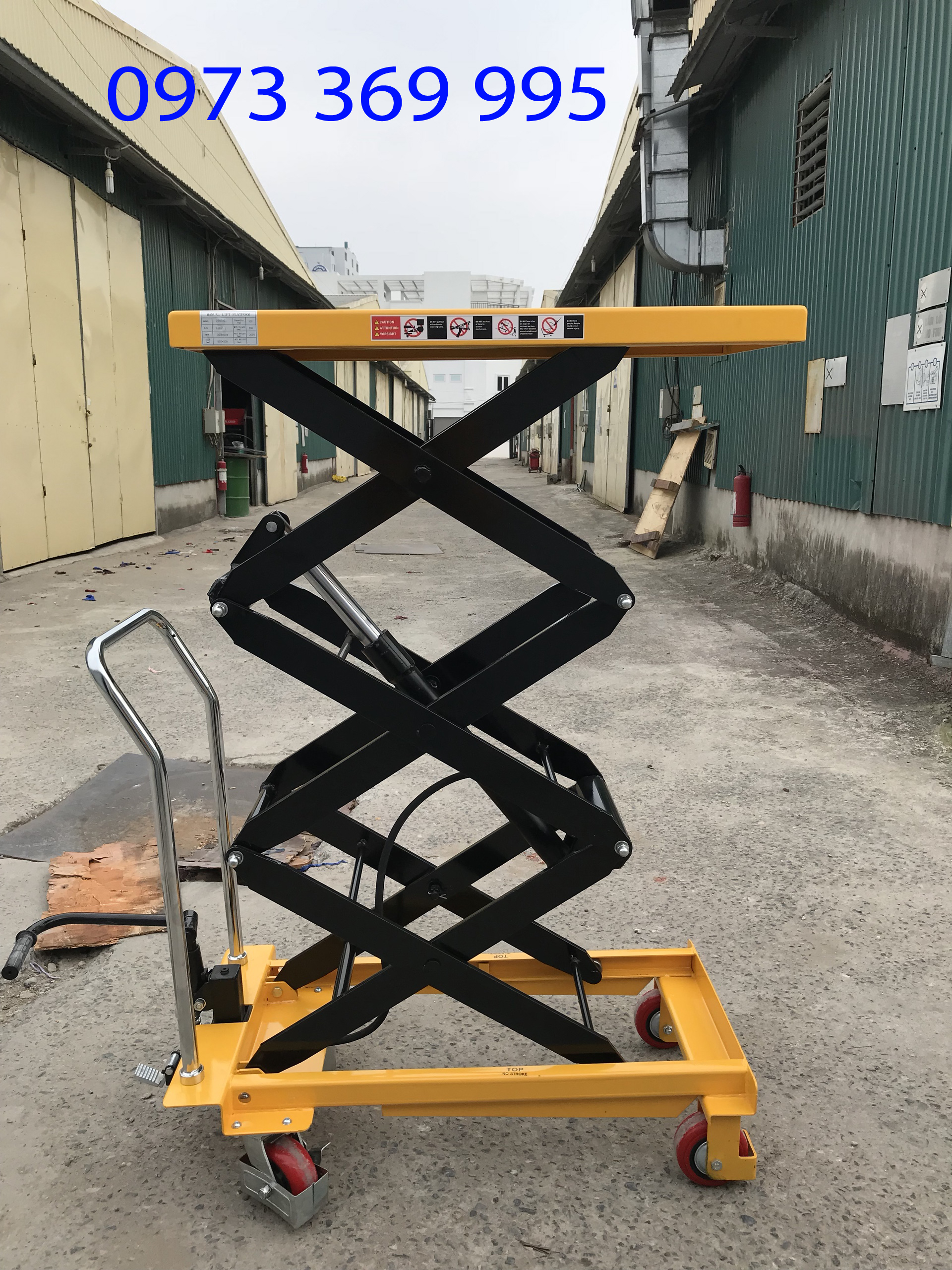 Bàn nâng thủy lực