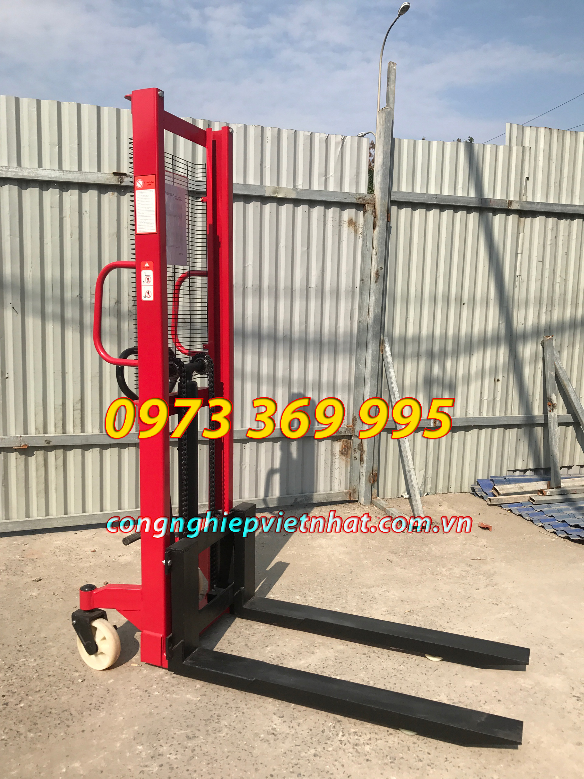 ” BÁO GIÁ XE NÂNG TAY CAO ” tại Công Ti Việt Nhật 1 BÁO GIÁ XE NÂNG TAY CAO