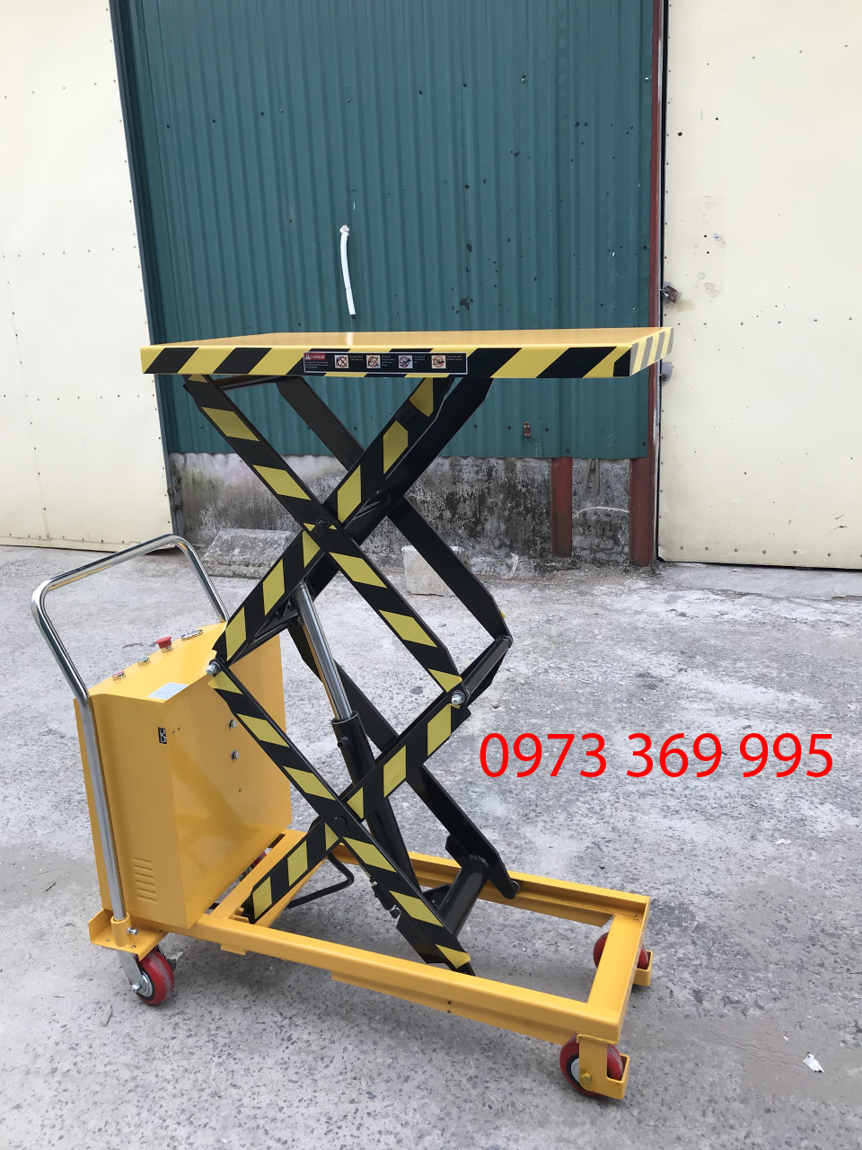 Bàn nâng điện thủy lực