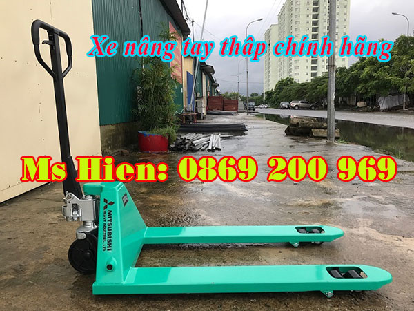 xe nang tay thap chinh hang