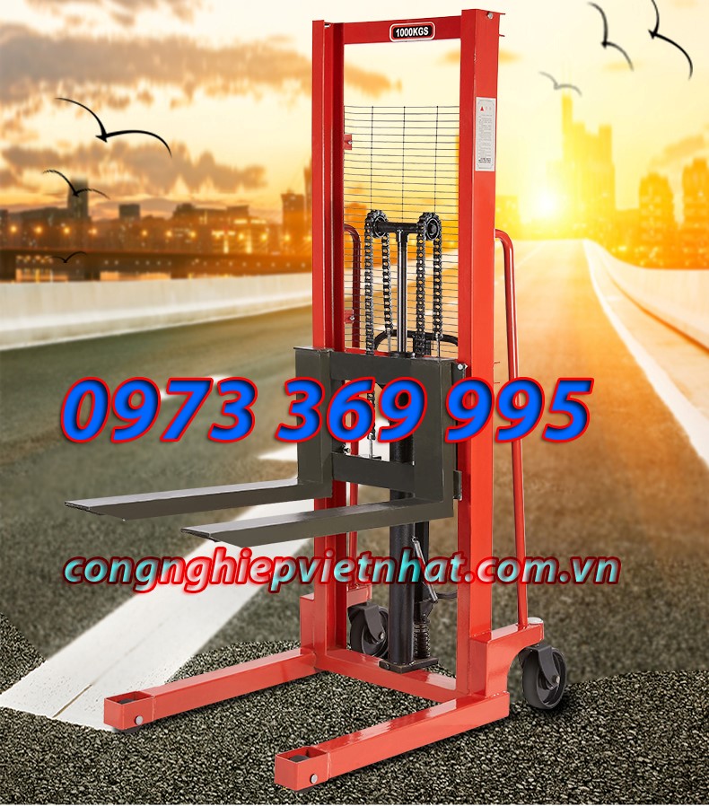 5 tiêu chí để lựa chọn xe nâng tay 4 Xe nâng bán tự động 1m6