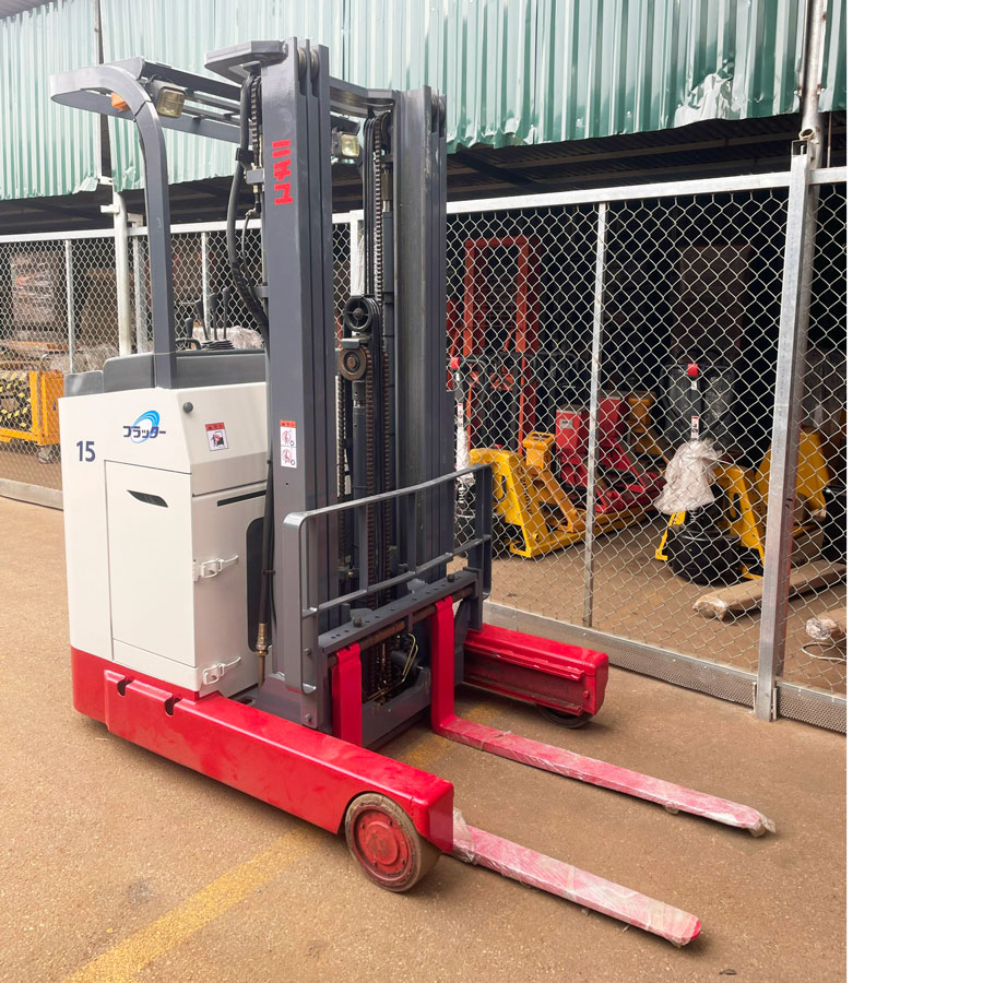 xe nâng điện đứng lái