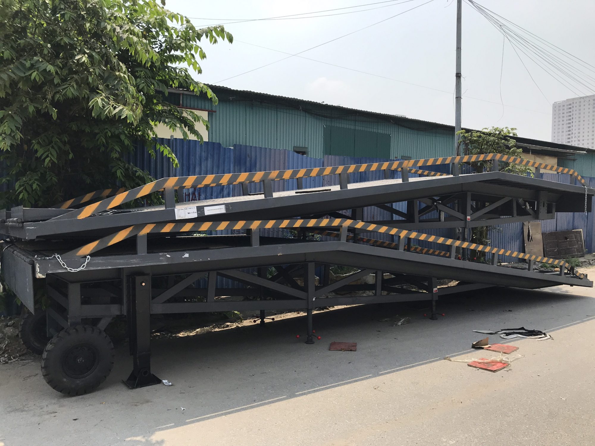 cầu dẫn xe nâng