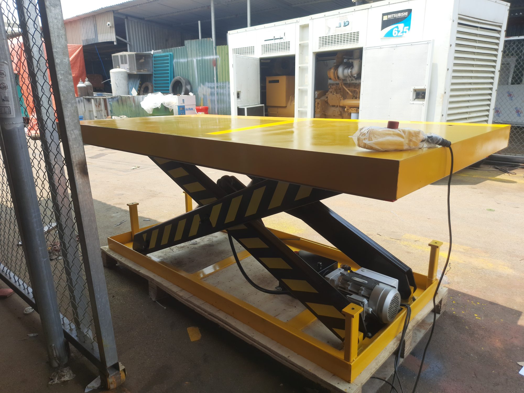 Top 4 Dòng Bàn Nâng Điện