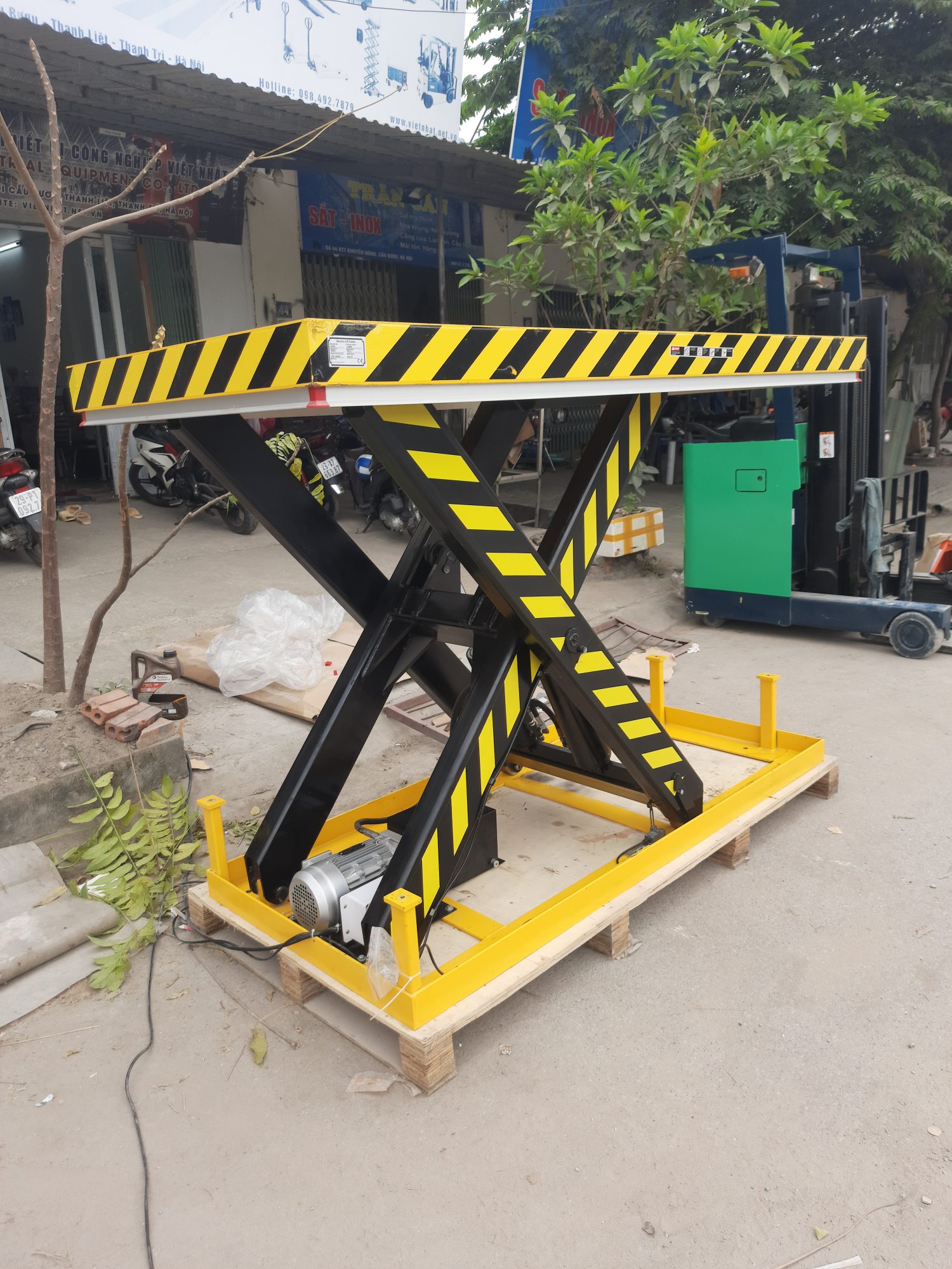 Top 4 Dòng Bàn Nâng Điện