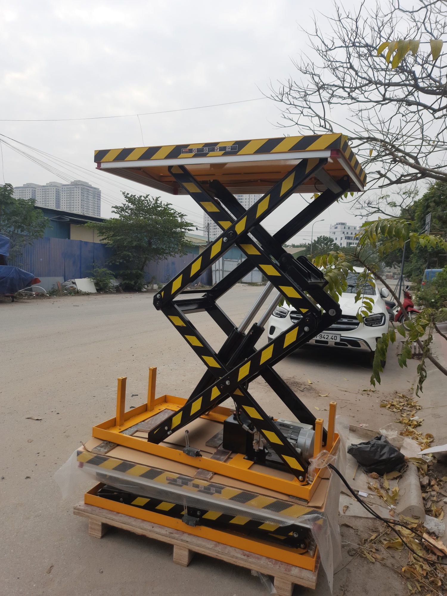 Top 4 Dòng Bàn Nâng Điện