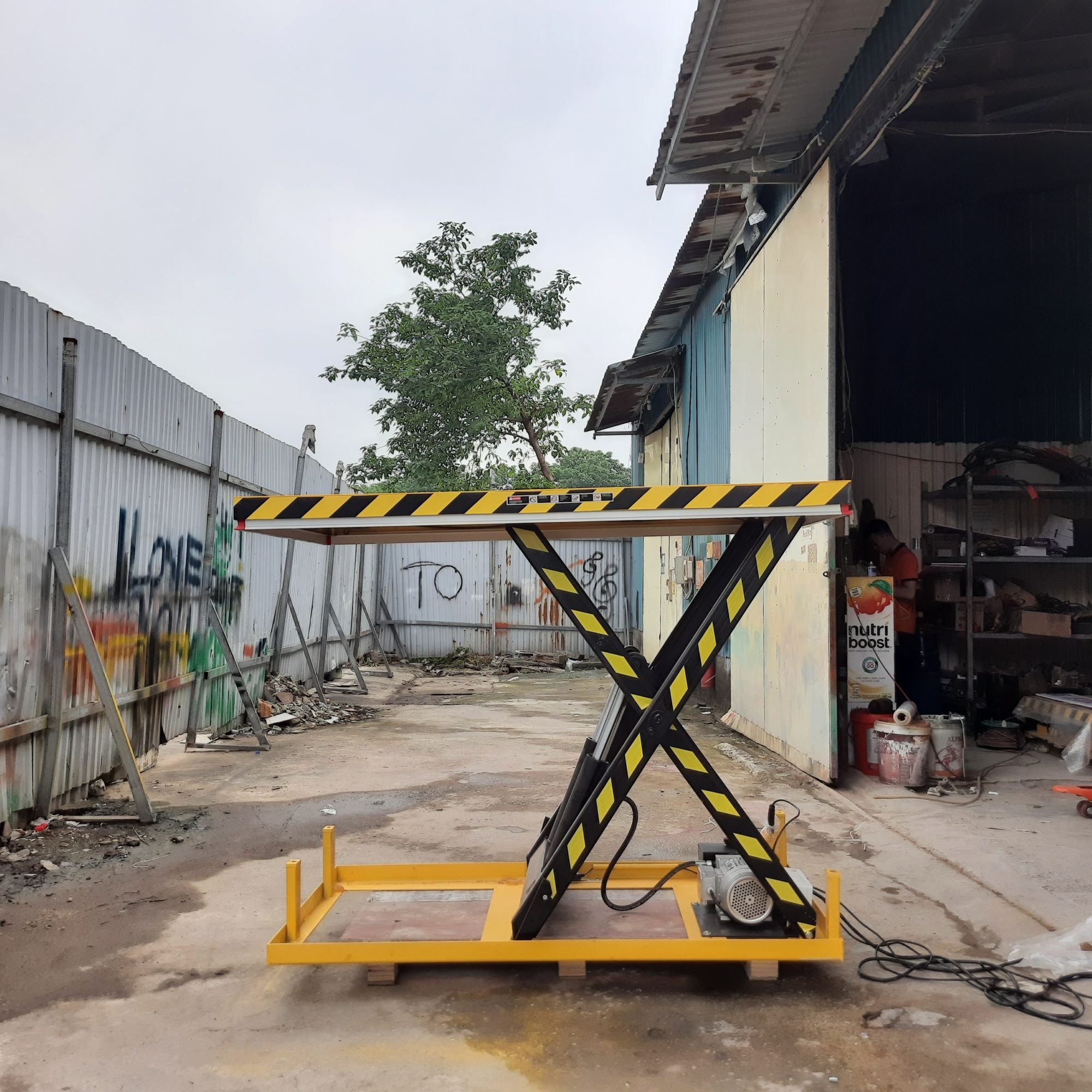 Top 4 Dòng Bàn Nâng Điện