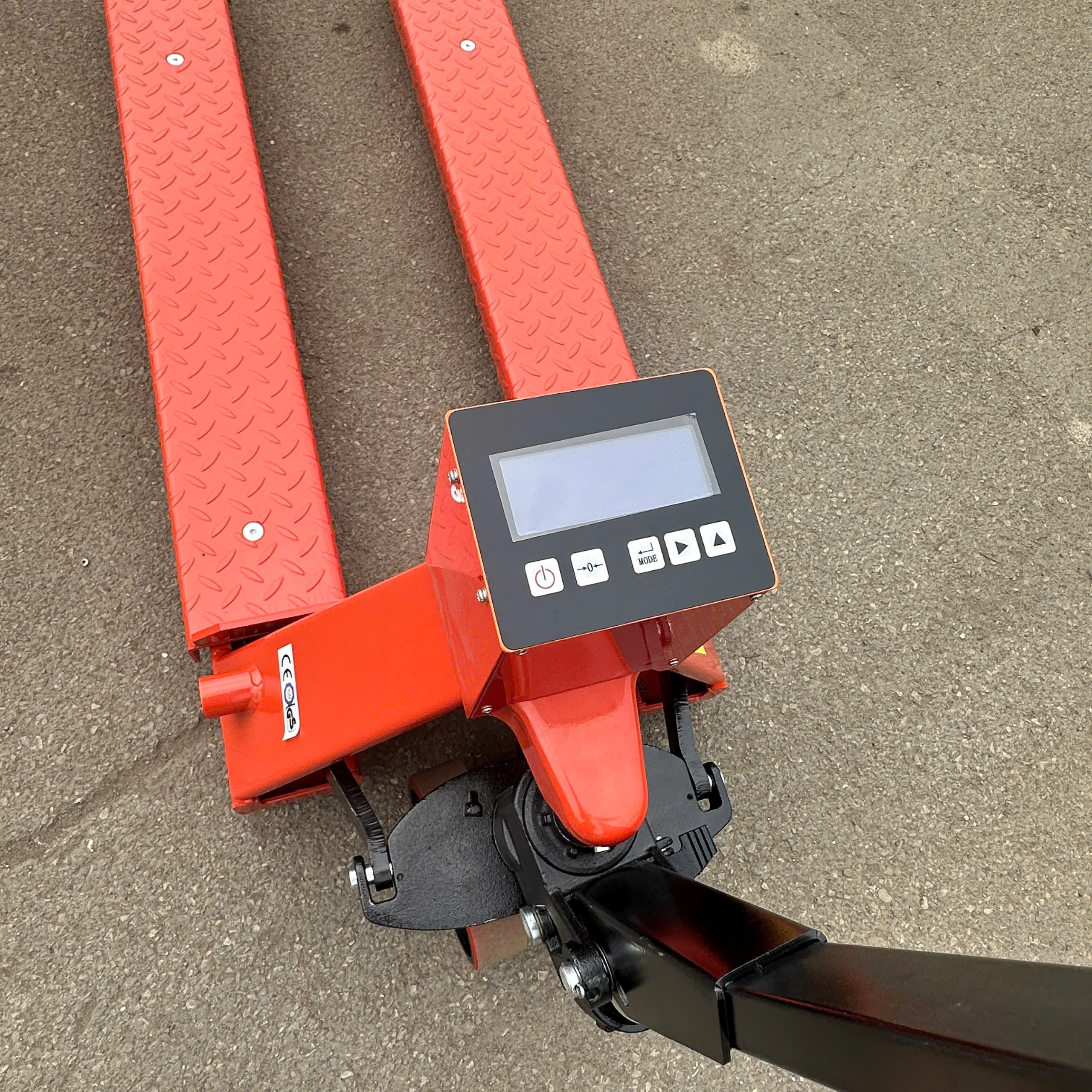 Xe nâng tay gắn cân 3 tấn ngắm nhìn dòng sản phẩm mới 1 Xe Nâng Tay Gắn Cân 2.5 Tấn CBY-CW2.5T – Không In Hóa Đơn